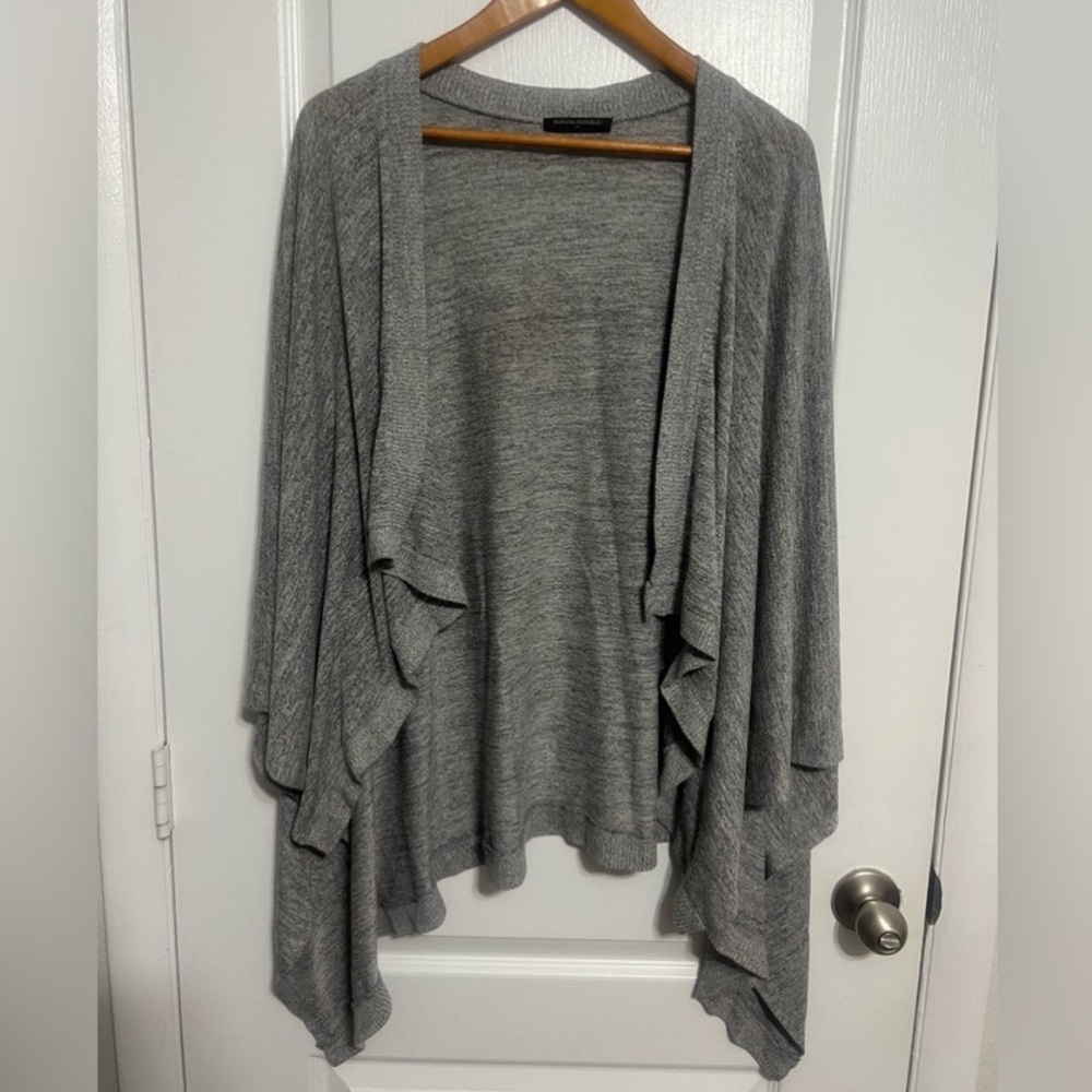 EUC Banana Republic Gray Women's Shawl